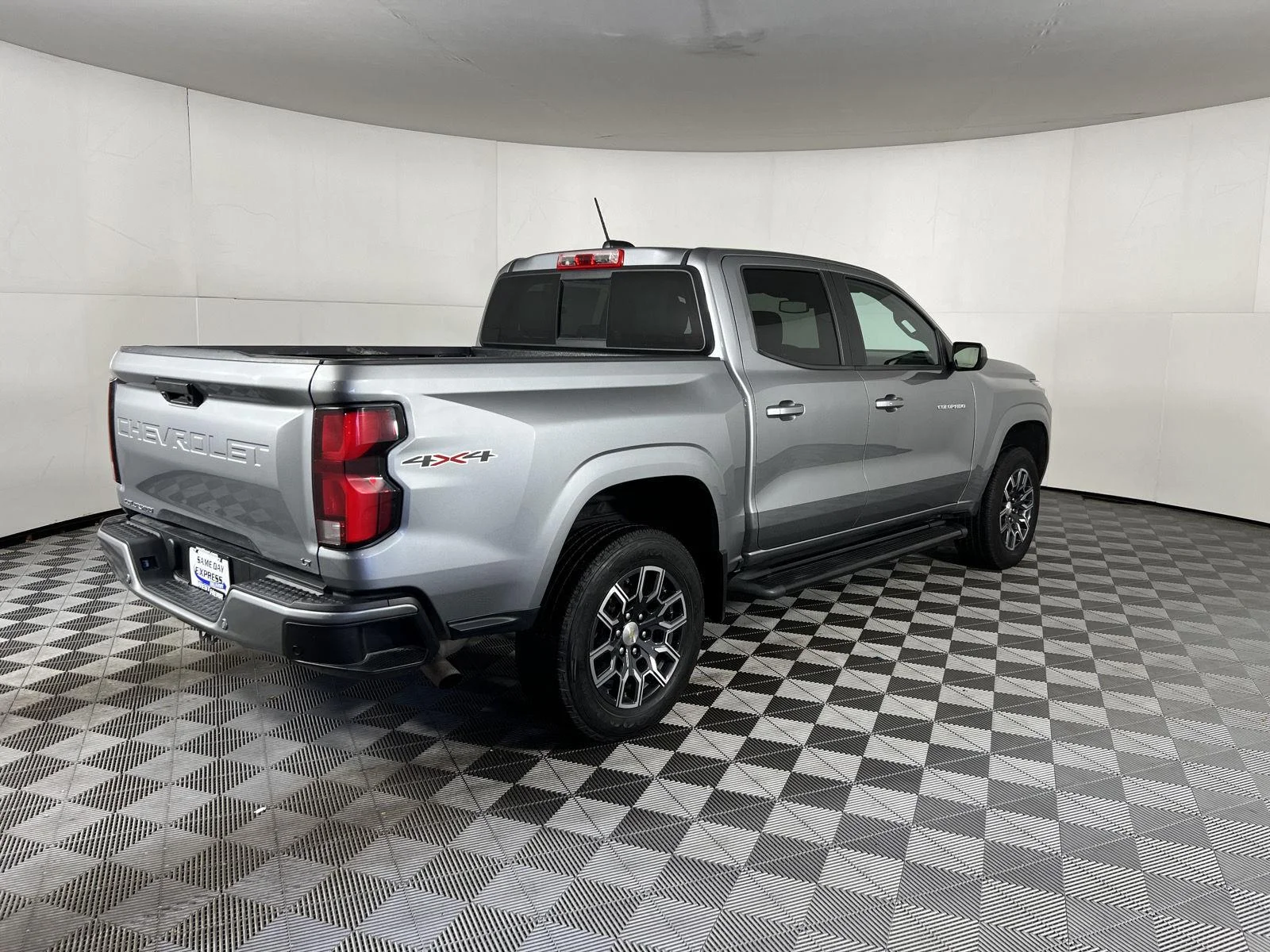 Used 2023 STERLING GRAY METALLIC Chevrolet 4WD LT image 24