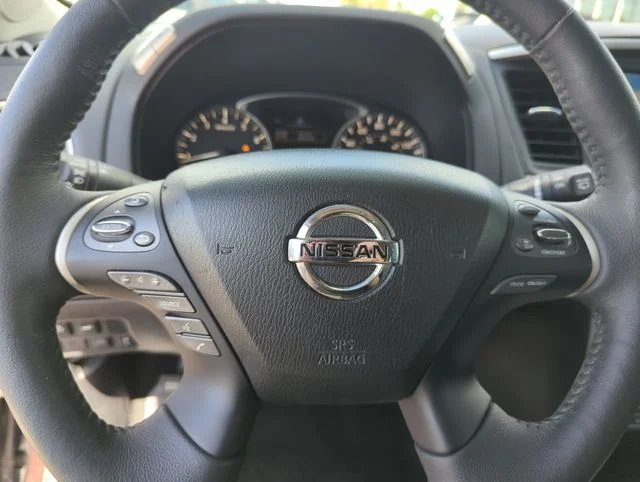 Used 2019 Brown Nissan SL image 44
