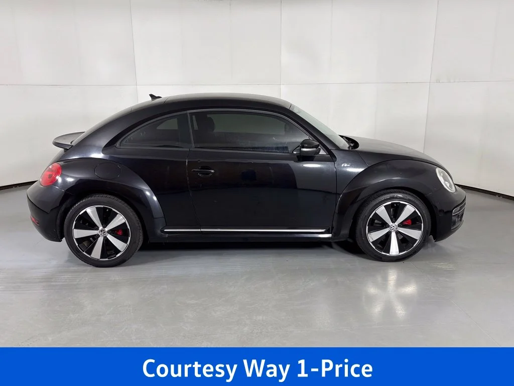 Used 2014 Black Volkswagen 2.0T R-Line image 12