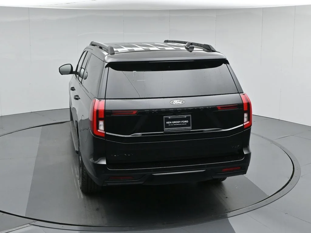 New 2026 Black Ford Platinum image 43