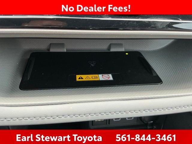 Used 2024  Toyota Limited image 38