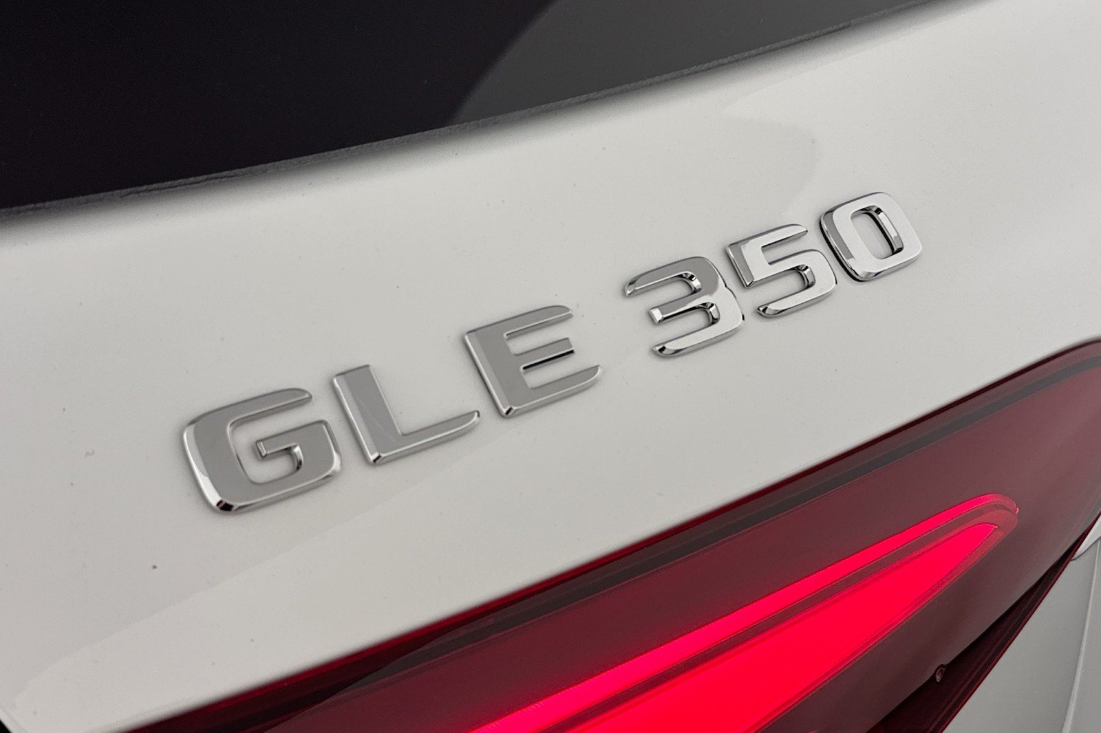 New 2026 Polar White Mercedes-Benz GLE 350 SUV image 9