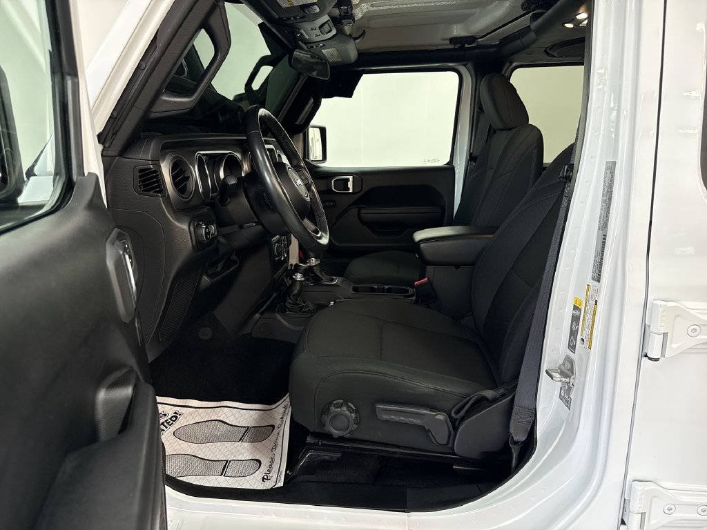 Used 2022 Bright White Clearcoat Jeep Sport image 12