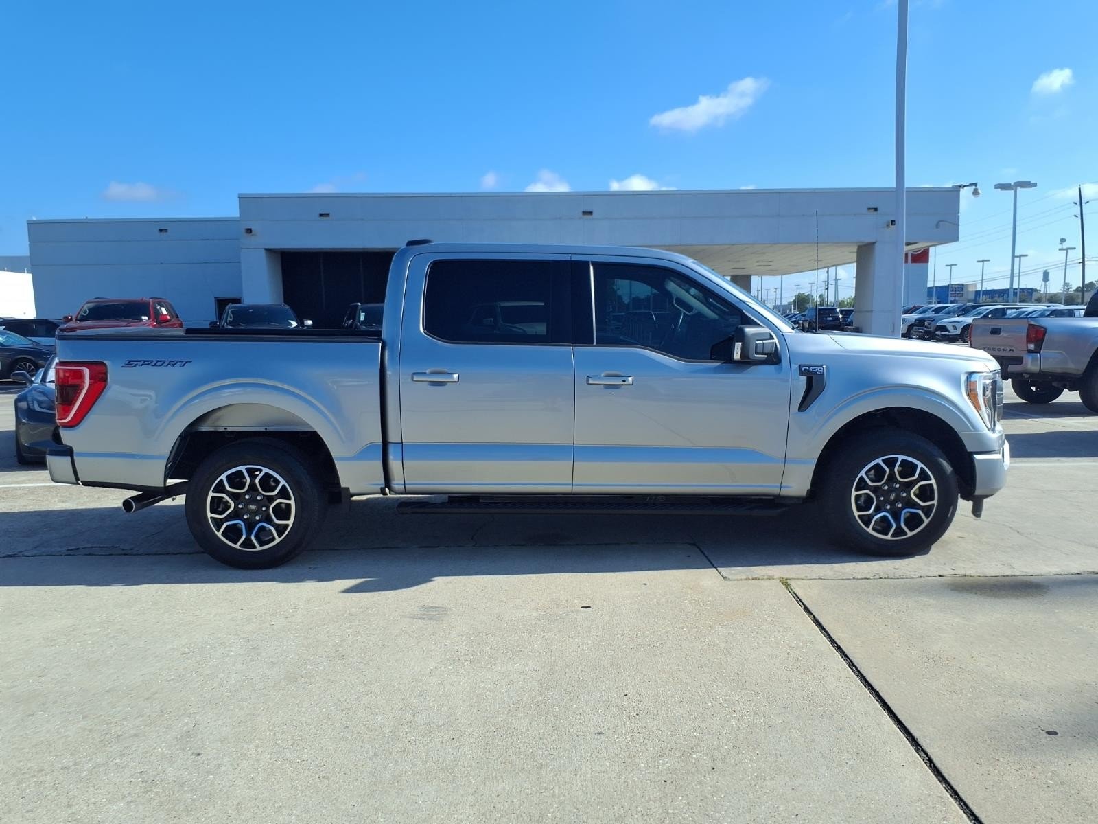 2023 Ford F-150 XLT - Photo 7