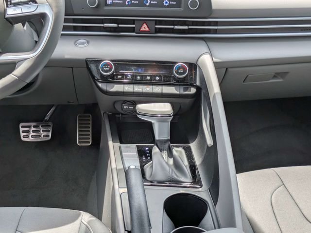 Used 2025 Gray Hyundai SEL Sport image 19