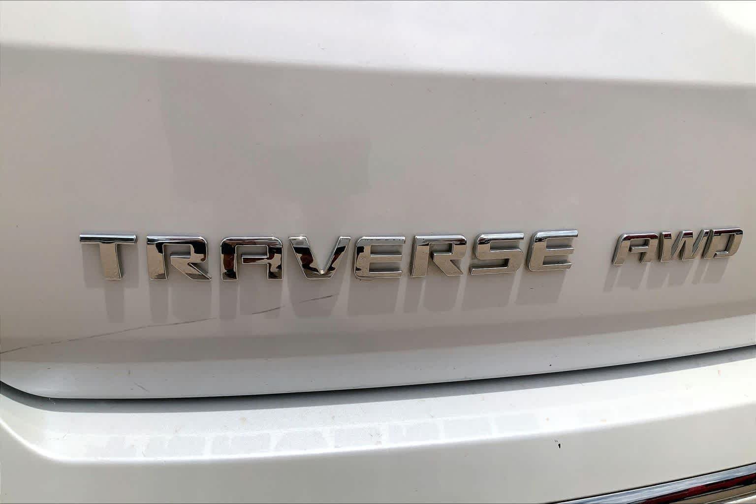 Used 2021 Iridescent Pearl Tricoat Chevrolet High Country image 33