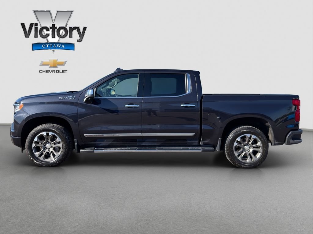 Used 2022 Gray Chevrolet High Country image 3