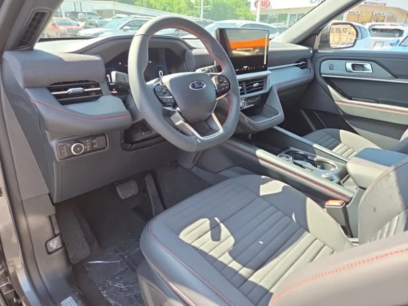 New 2026 Carbonized Gray Metallic Ford ST-Line image 27