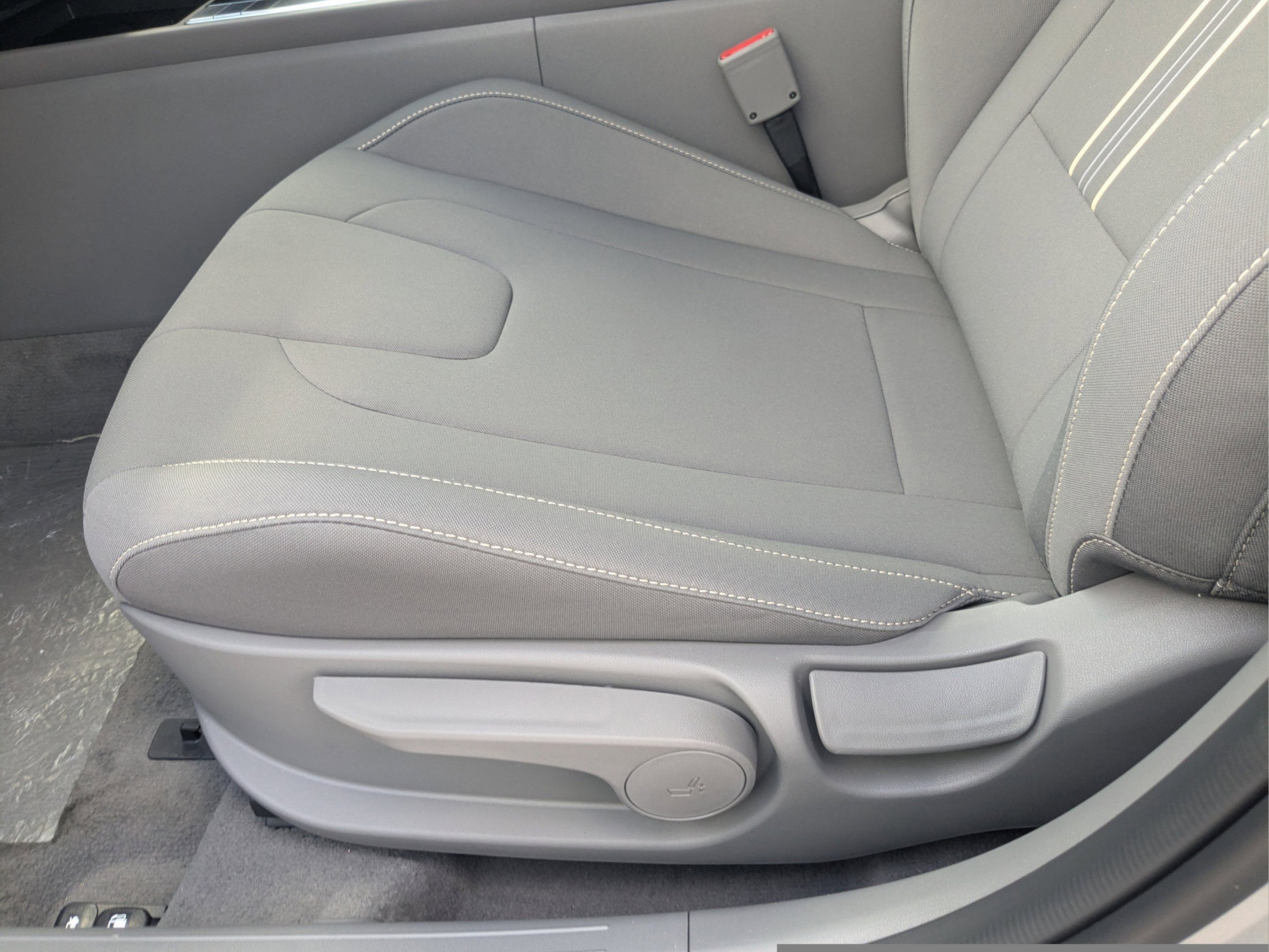 Used 2025 Fluid Metal Hyundai SEL Sport image 16