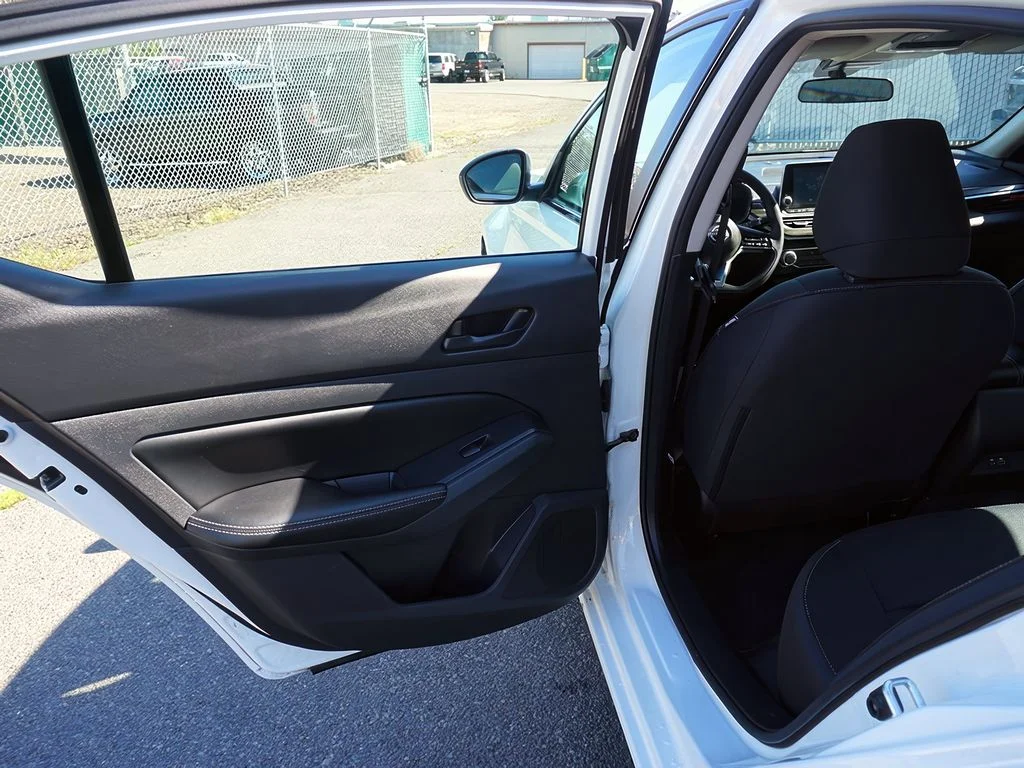 2025 Nissan Altima SV - Photo 39