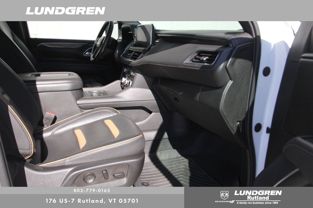 Used 2023 White GMC AT4 image 21
