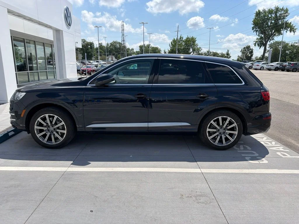 Used 2017  Audi 2.0T Premium Plus image 9