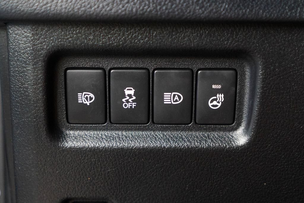 Used 2022 Black Lexus 460 image 24