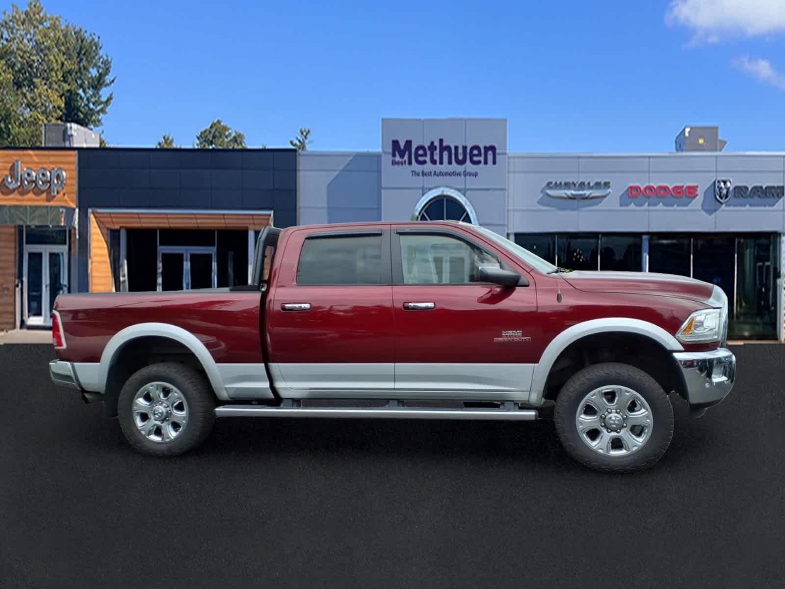 Used 2016 Delmonico Red Pearlcoat Ram Laramie image 3