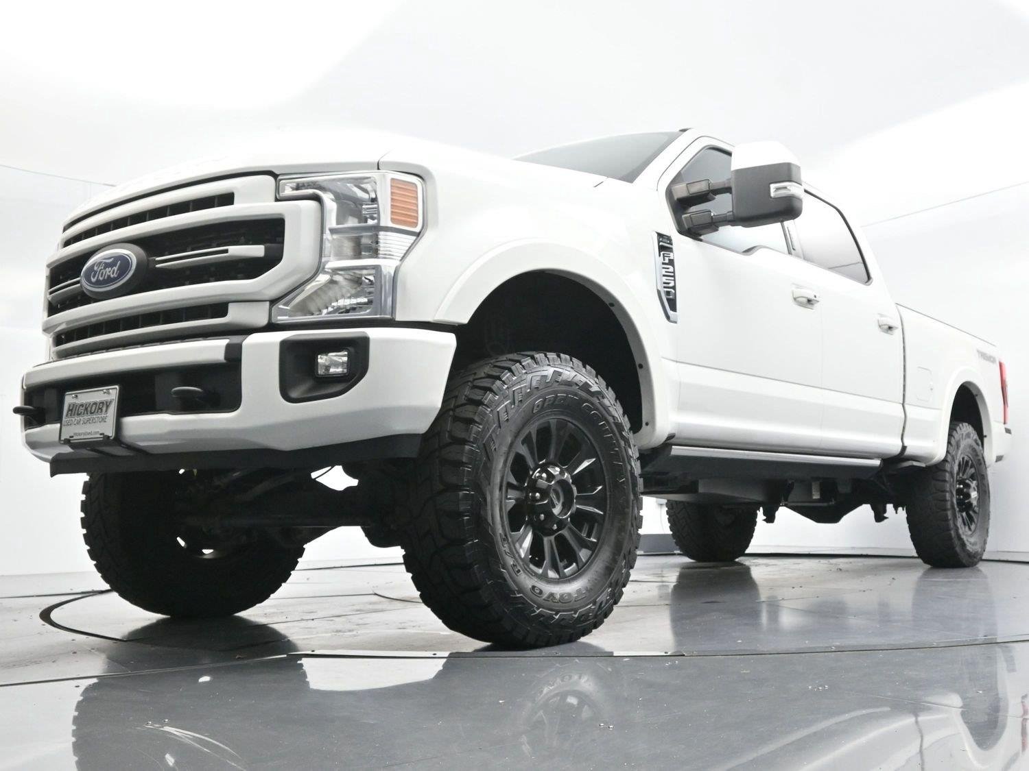 Used 2022 Star White Metallic Tri-Coat Ford LARIAT image 48
