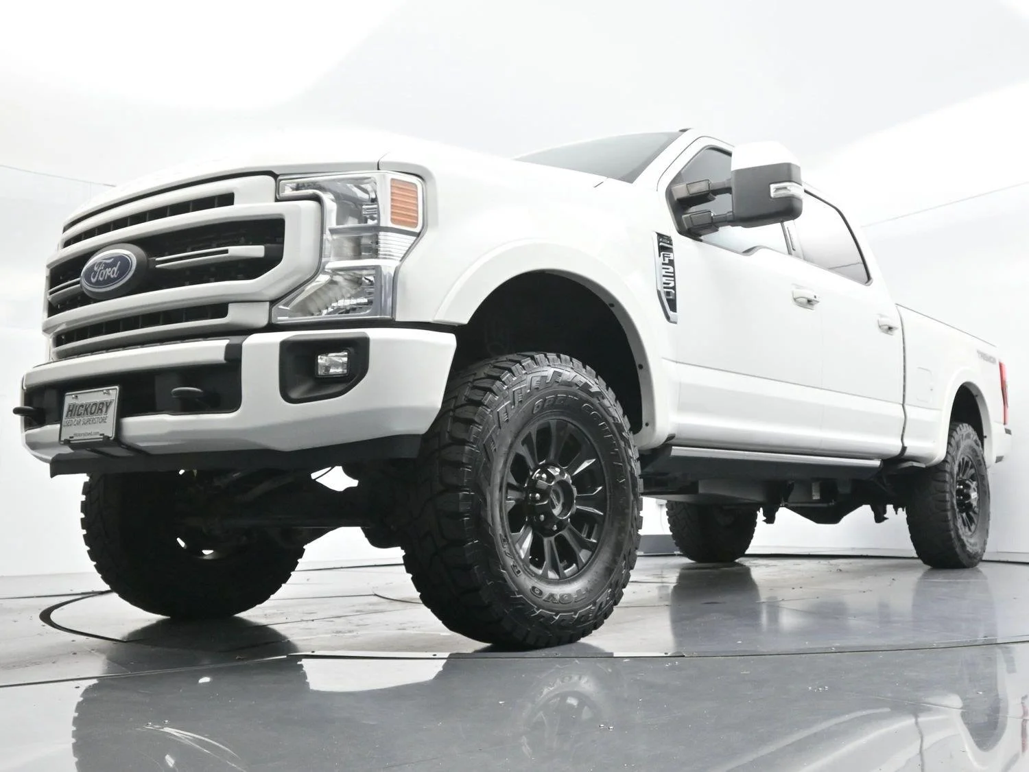 Used 2022 Star White Metallic Tri-Coat Ford LARIAT image 48