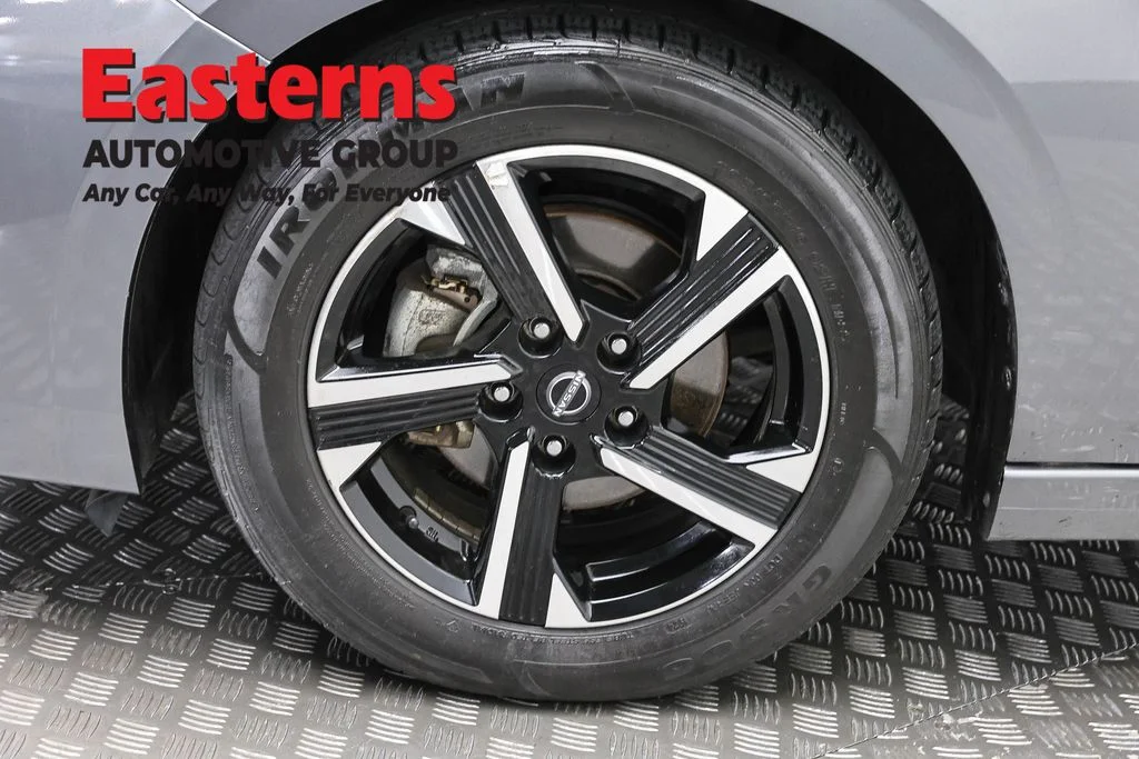 Used 2024 Gray Nissan SV image 32