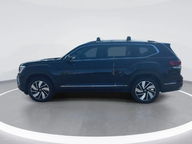 Used 2024 Black Volkswagen 2.0T SEL image 9