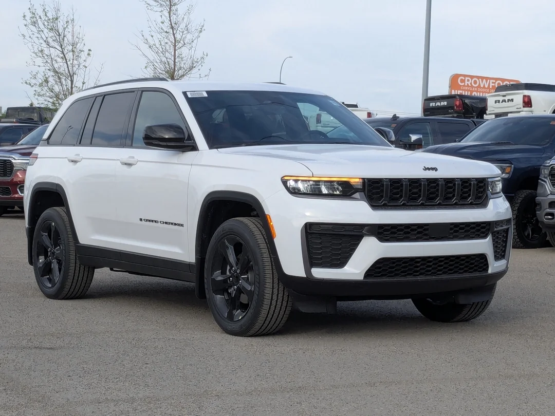 New 2026 White Jeep Altitude - - 4x4 - 20 Gloss Black Wheels - Remote Start - Capri Leatherette & More! image 2