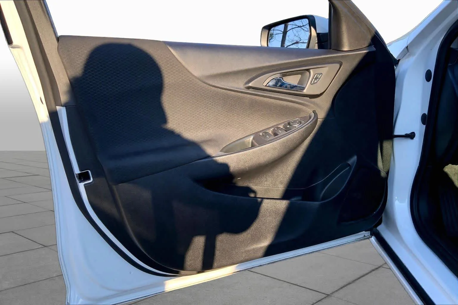 Used 2024 Summit White Chevrolet LT image 22