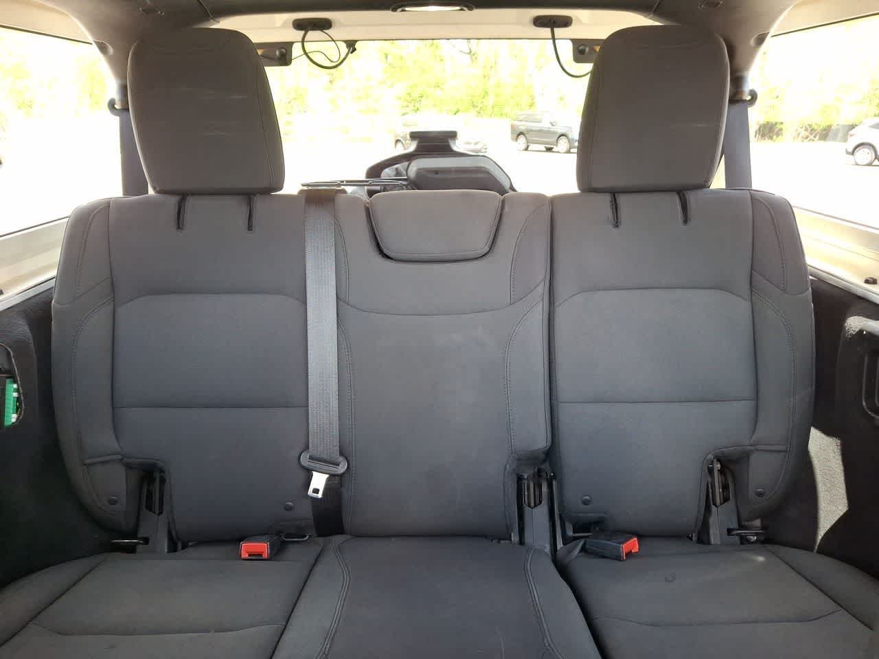 Used 2018 Bright White Clearcoat Jeep Sport S image 13