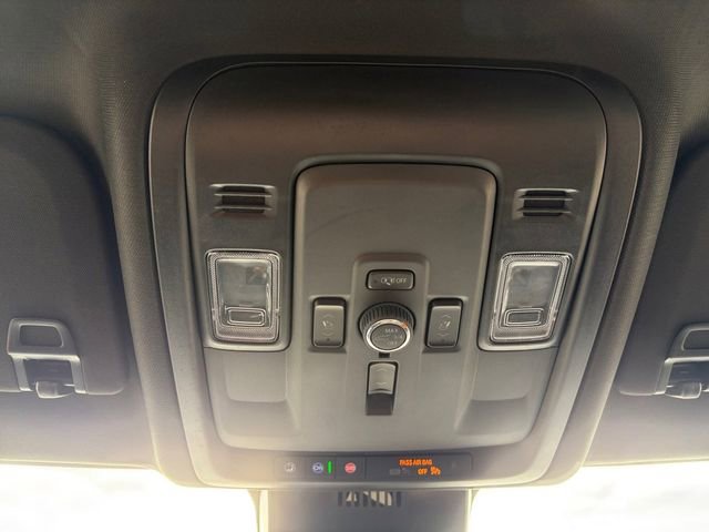 2025 GMC Yukon XL Denali - Photo 12