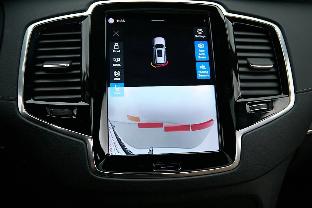 Certified Used 2023 Crystal White Volvo Ultimate image 34
