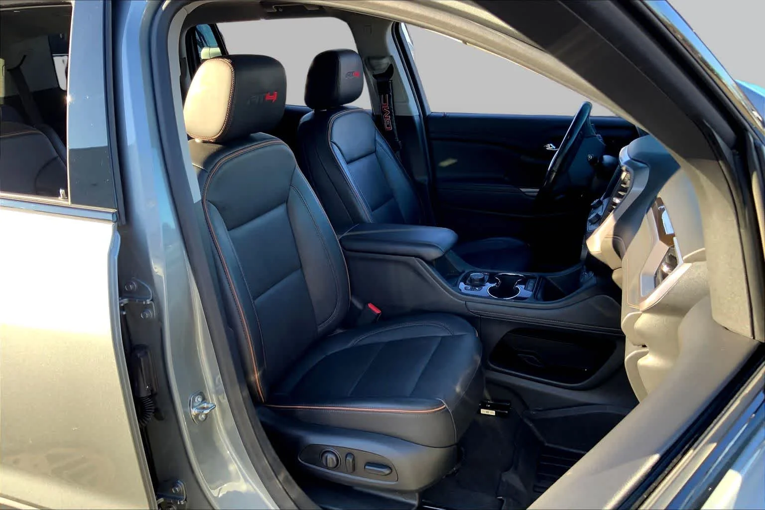 Pre-Owned 2023 GMC Acadia AT4