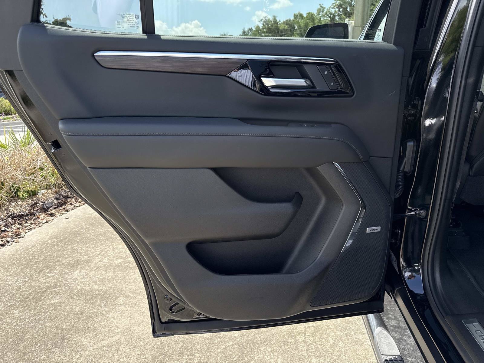 2026 Chevrolet Tahoe Z71 - Photo 9
