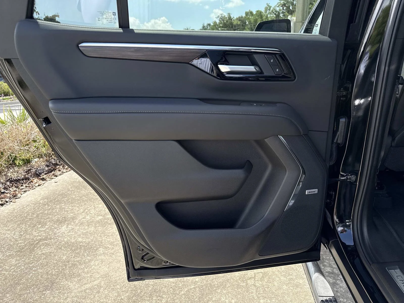 2026 Chevrolet Tahoe Z71 - Photo 9