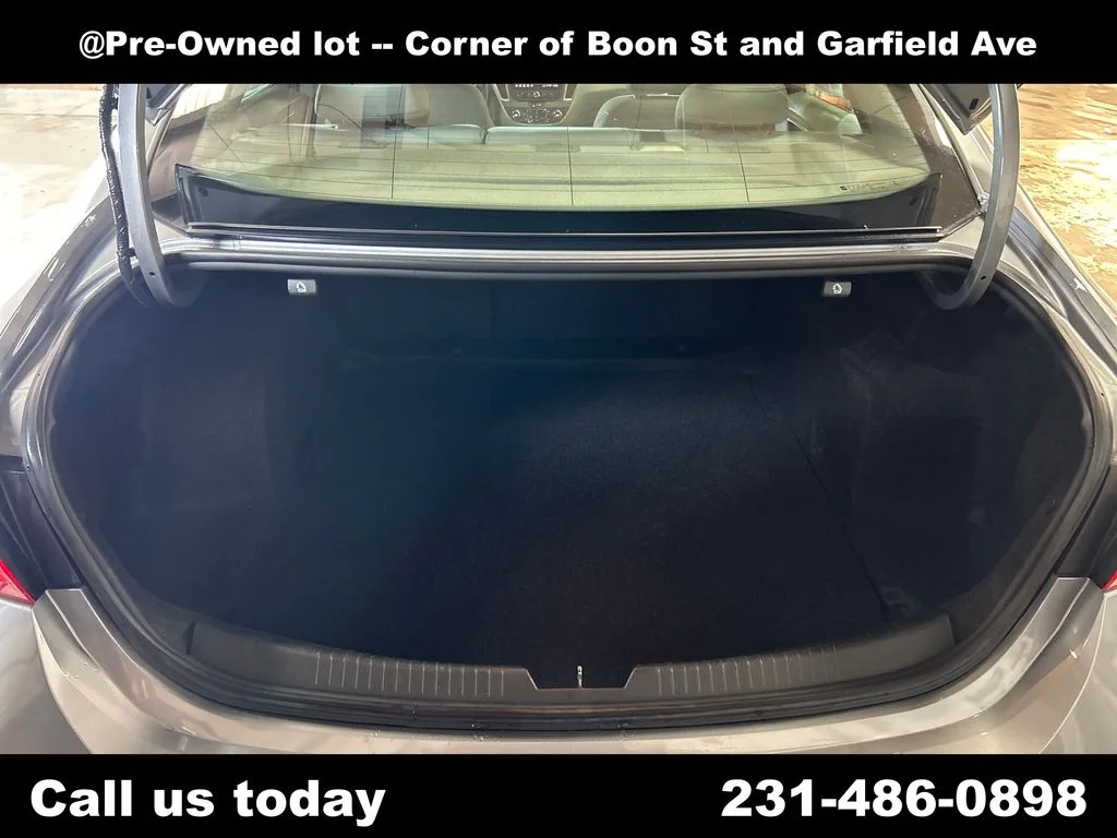 Used 2024 Gray Chevrolet LT image 22