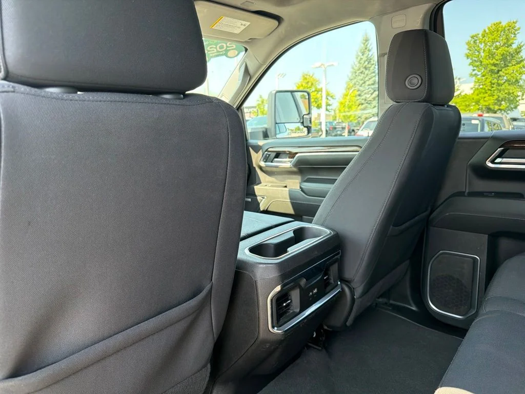 Used 2024 White GMC Elevation image 18