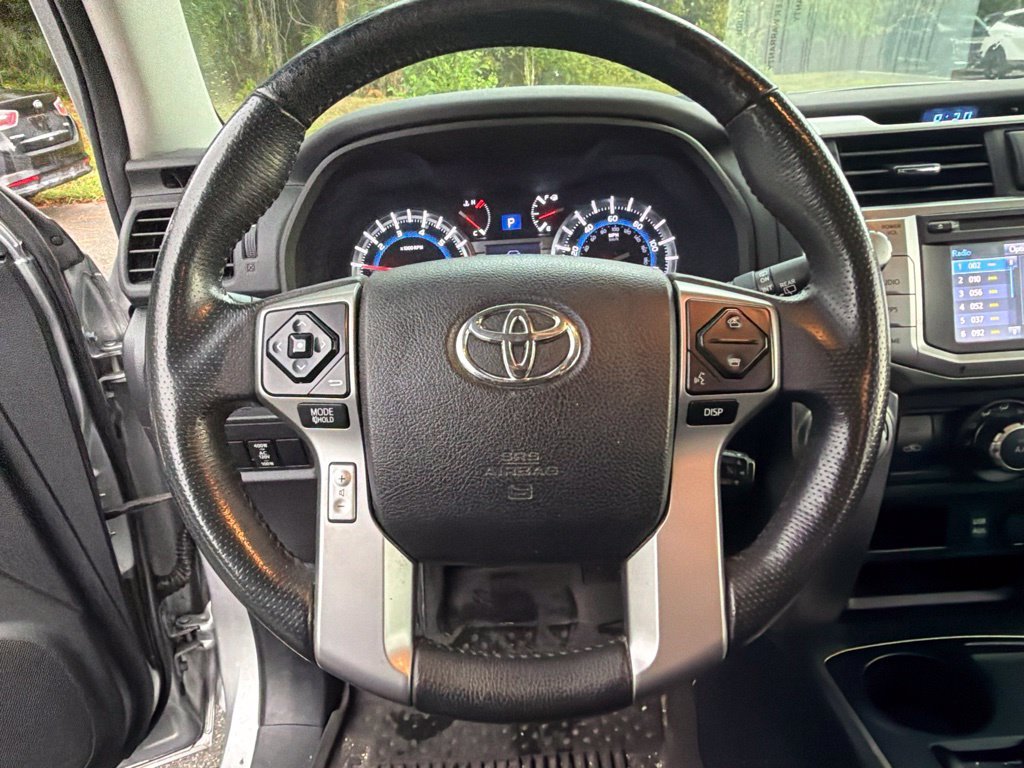 Used 2018 Classic Silver Metallic Toyota SR5 image 11
