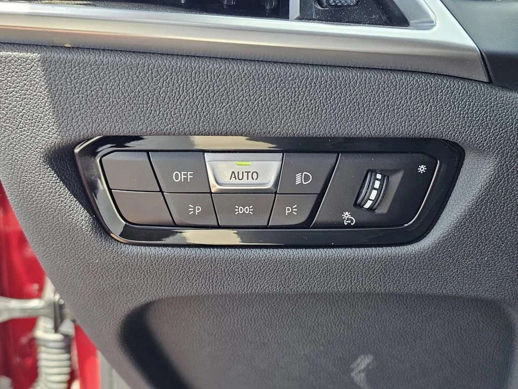 Used 2025  BMW M340i image 18