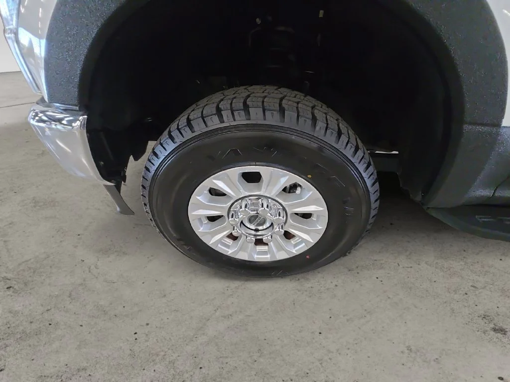 Used 2022 White Ford XL image 13