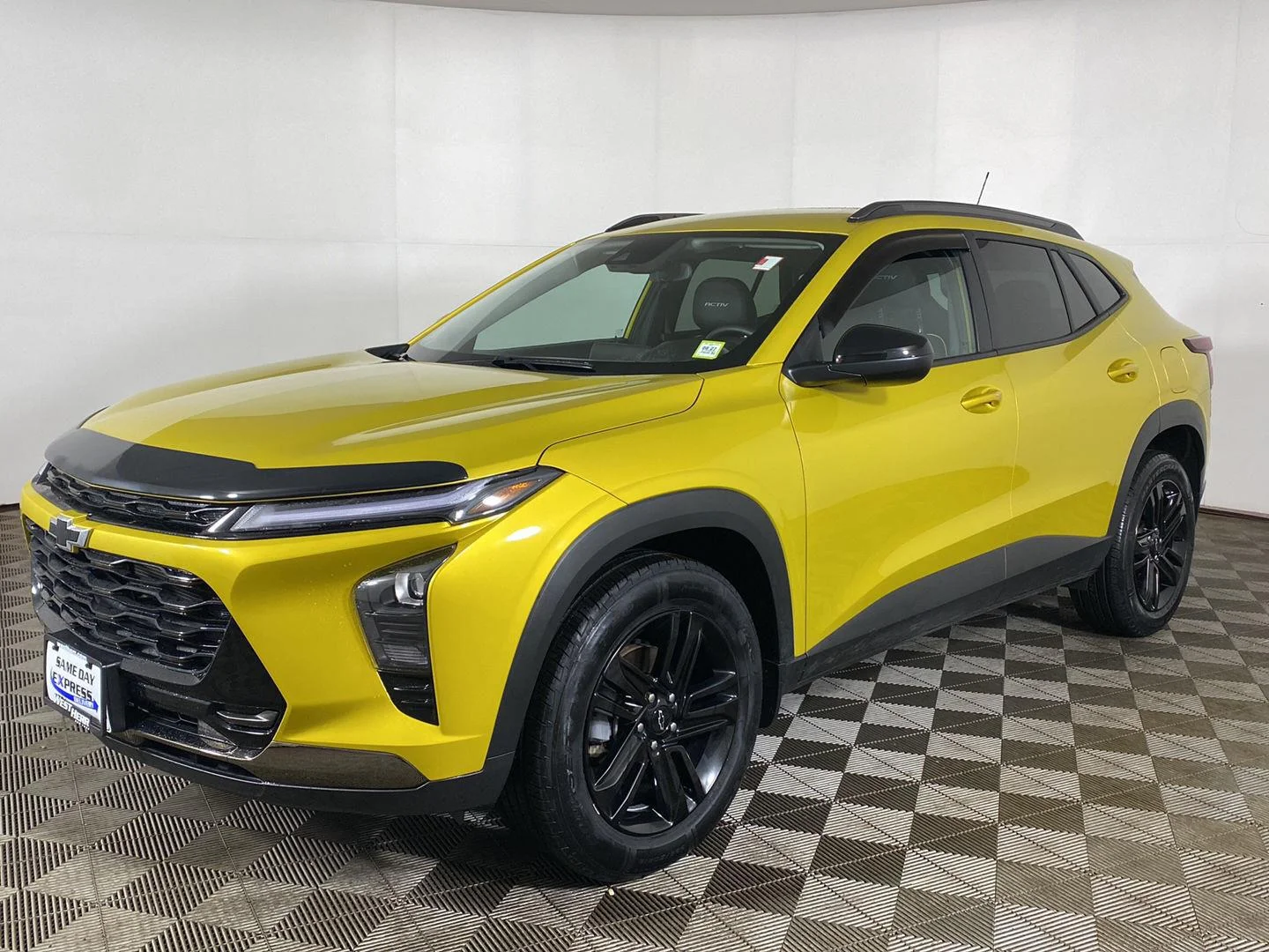 Used 2025 Nitro Yellow Metallic Chevrolet ACTIV image 2