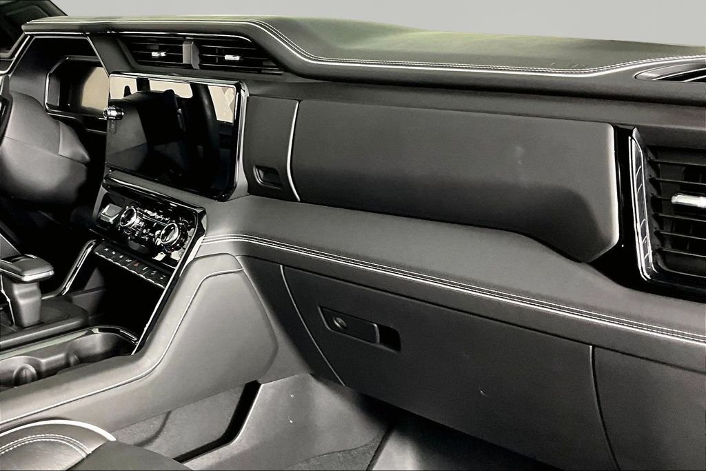 Used 2026 White GMC AT4X image 26