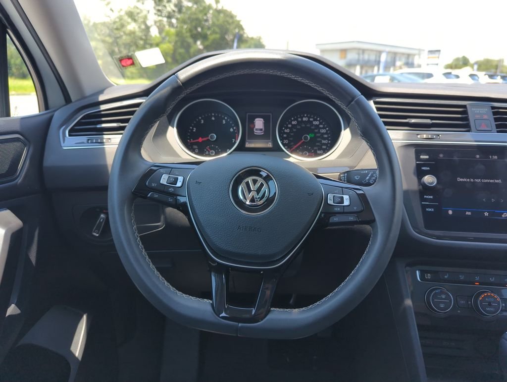 Certified Used 2021 White/off-white Volkswagen 2.0T SE image 17