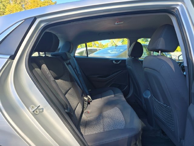 Used 2017 Silver Hyundai SEL image 12