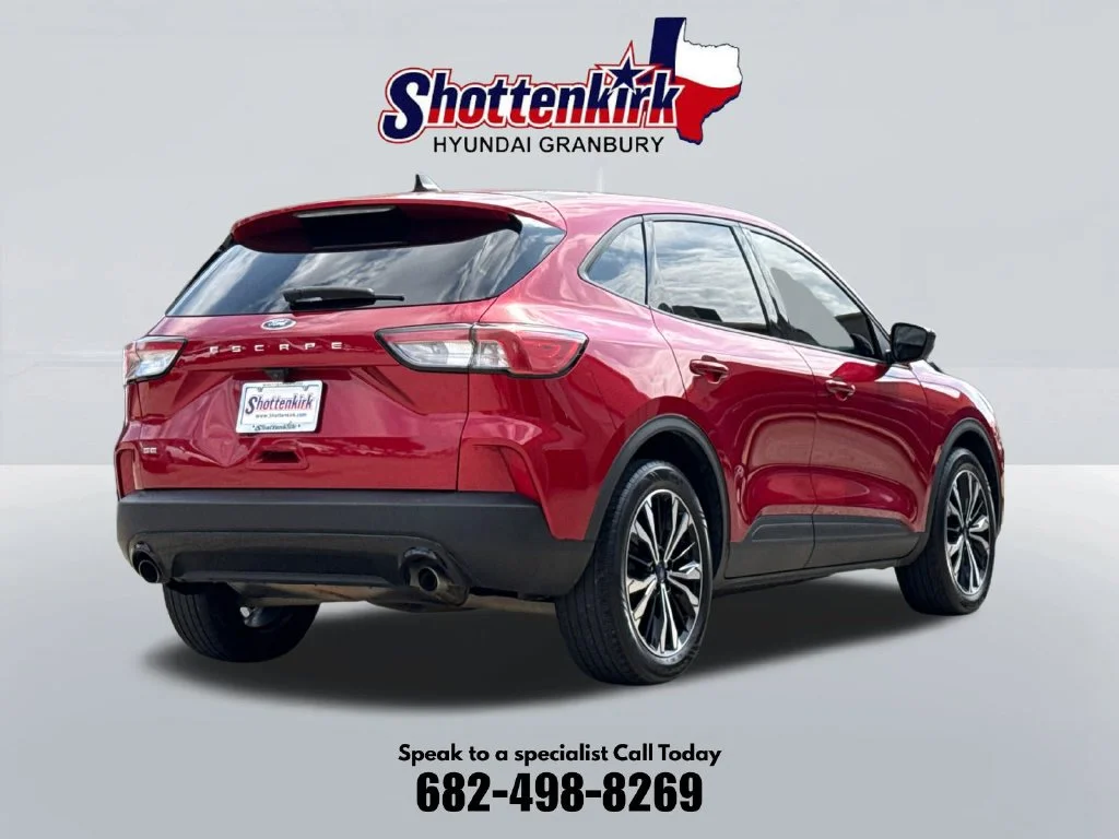 Used 2022 Red Ford SE image 6