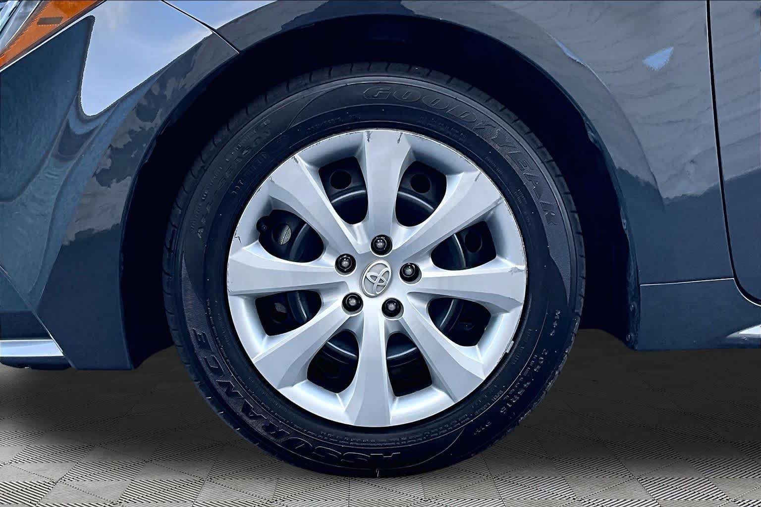 Used 2025 Underground Toyota LE image 11