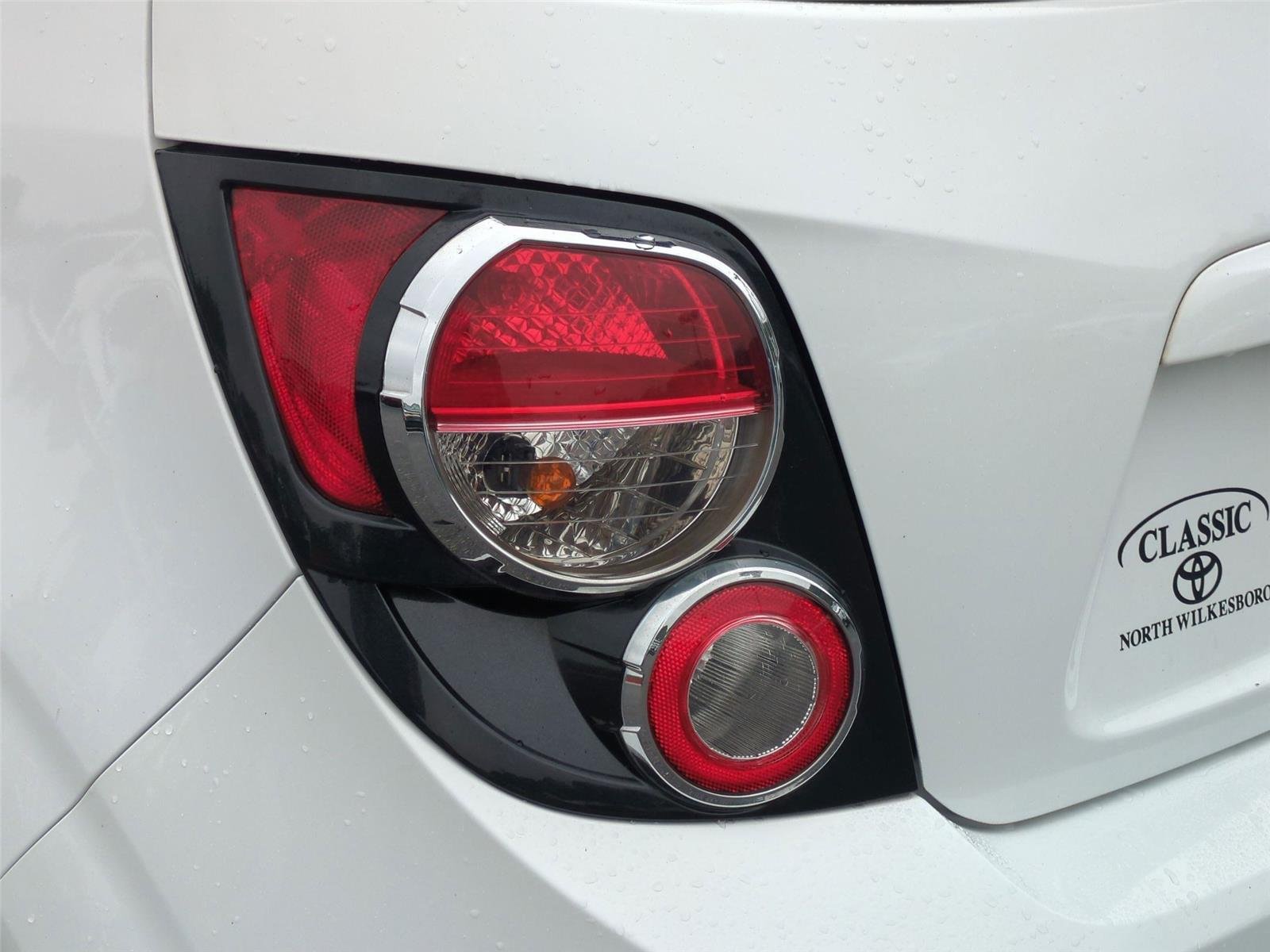 Used 2016 Summit White Chevrolet LS image 12