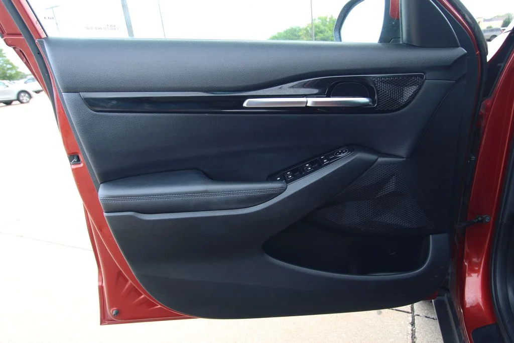 Used 2023 Orange Kia S image 34