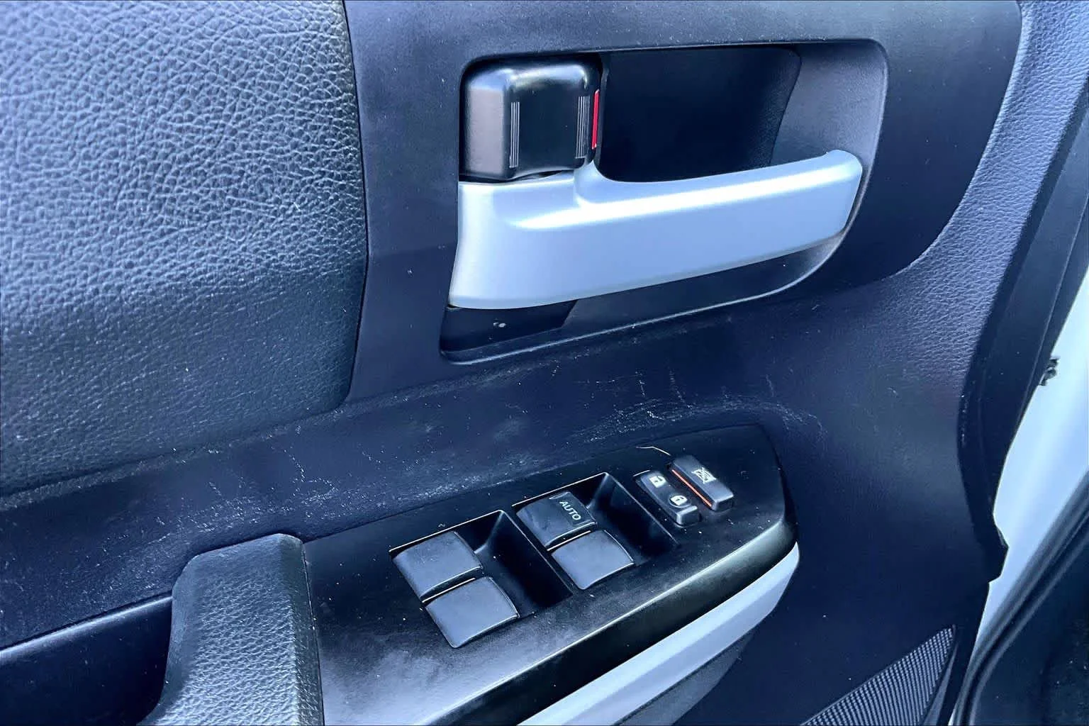 Certified Used 2020 Super White Toyota SR5 image 30