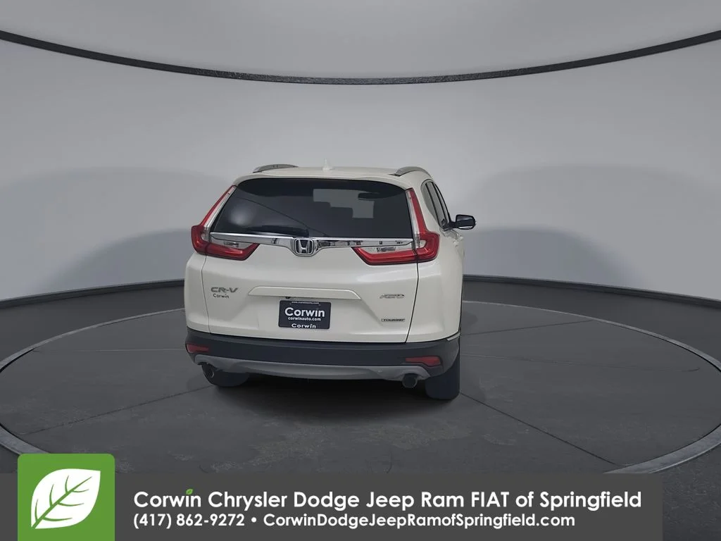 Used 2018 White Honda Touring image 13