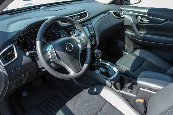 Used 2014 Silver Nissan SL image 16
