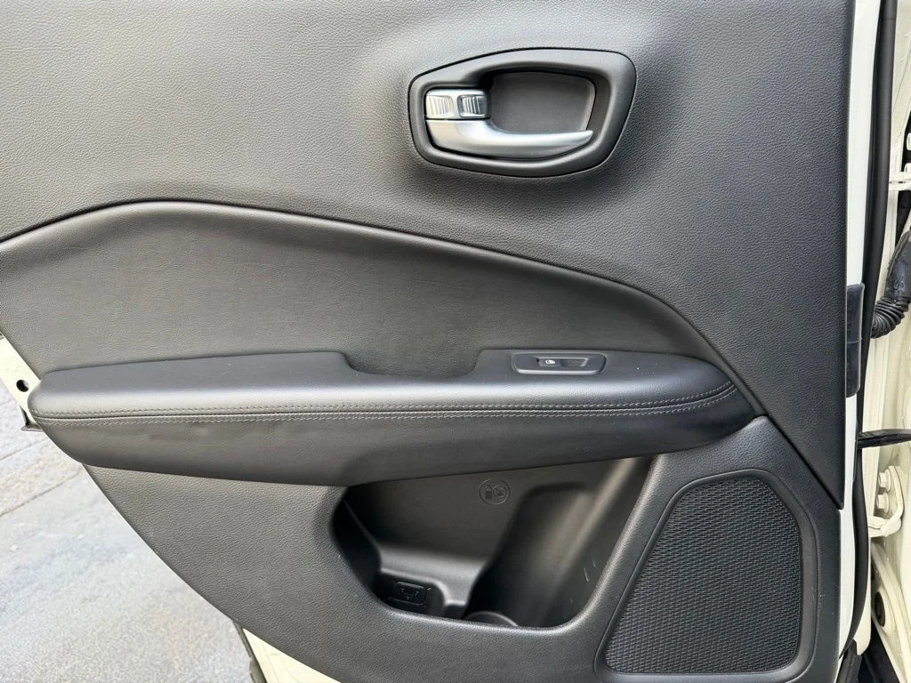 Used 2019 White Jeep Latitude image 19