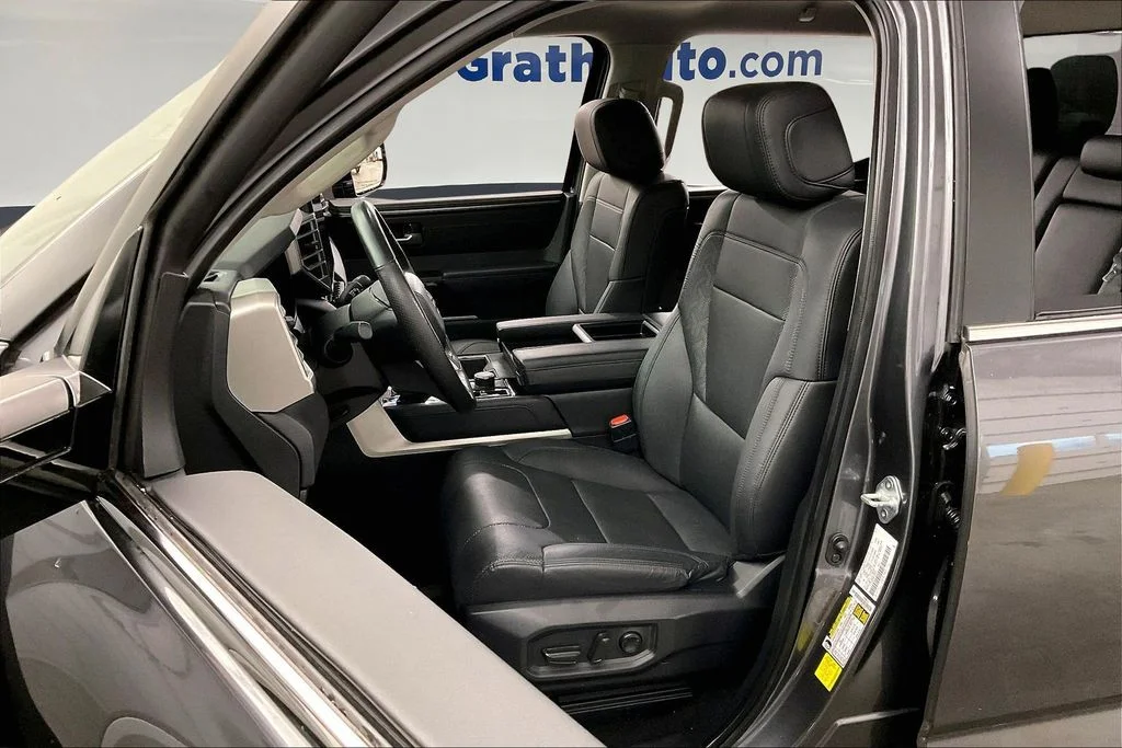 2024 Toyota Tundra Limited - Photo 30