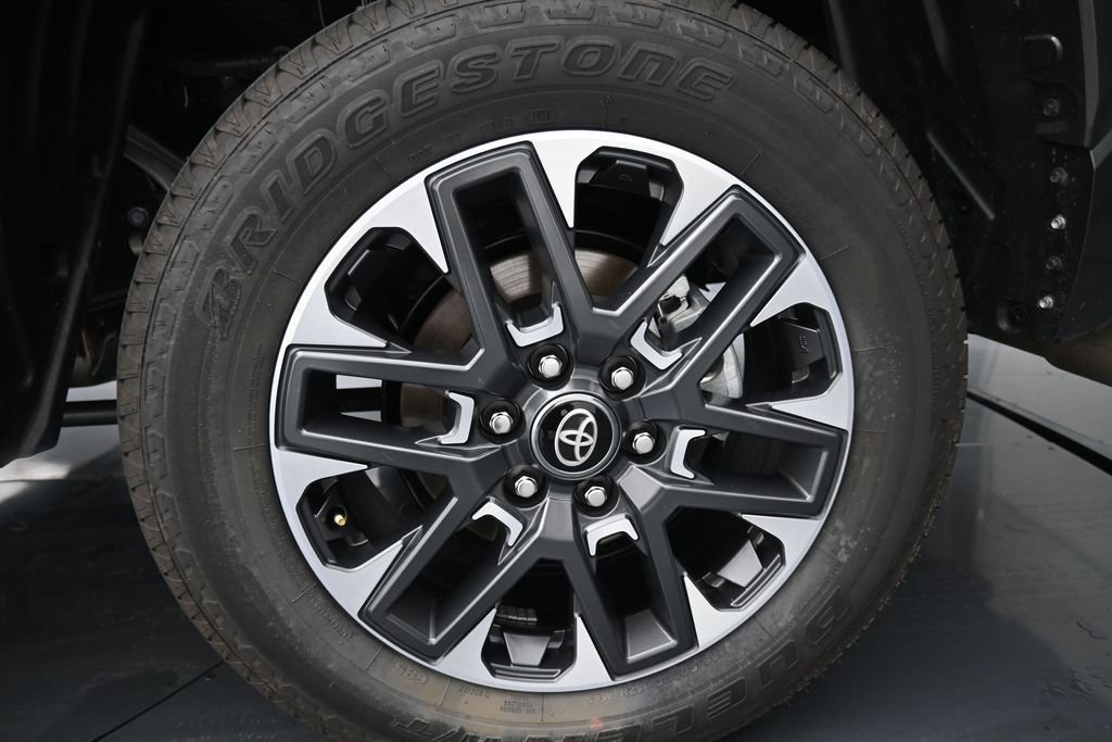 Used 2026  Toyota Limited image 15