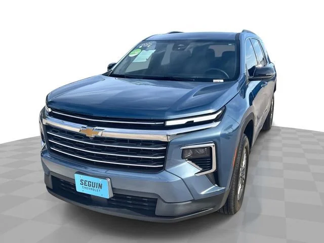 2025 Chevrolet Traverse FWD LT's photo